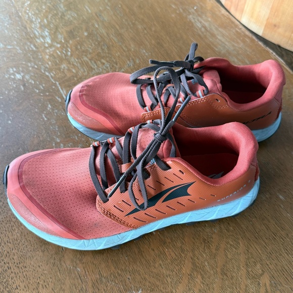 Altra Womens 5.0 Superior Trail Running Shoe— size 8 - Picture 2 of 11